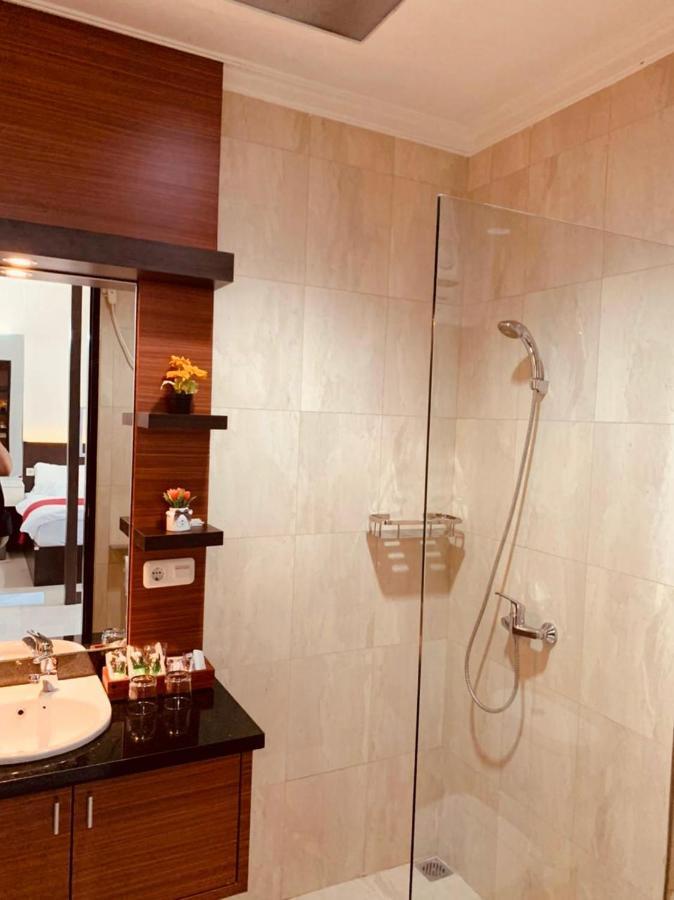 Platinum Setrasari Guest House 5BR Private Pool Bandung Exterior foto